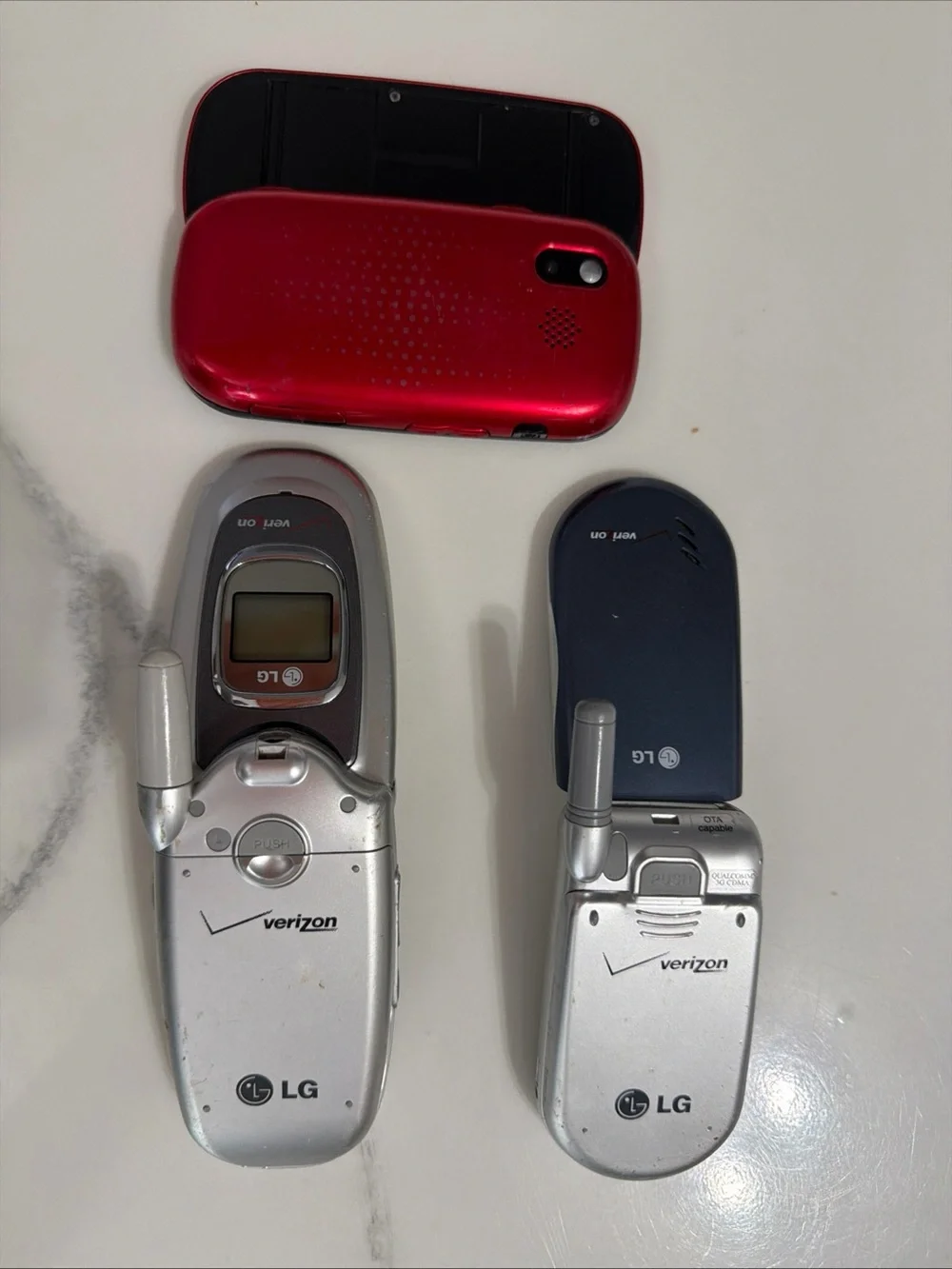 Samsung Red and Black Verizon Basic Phone - Classic Candybar